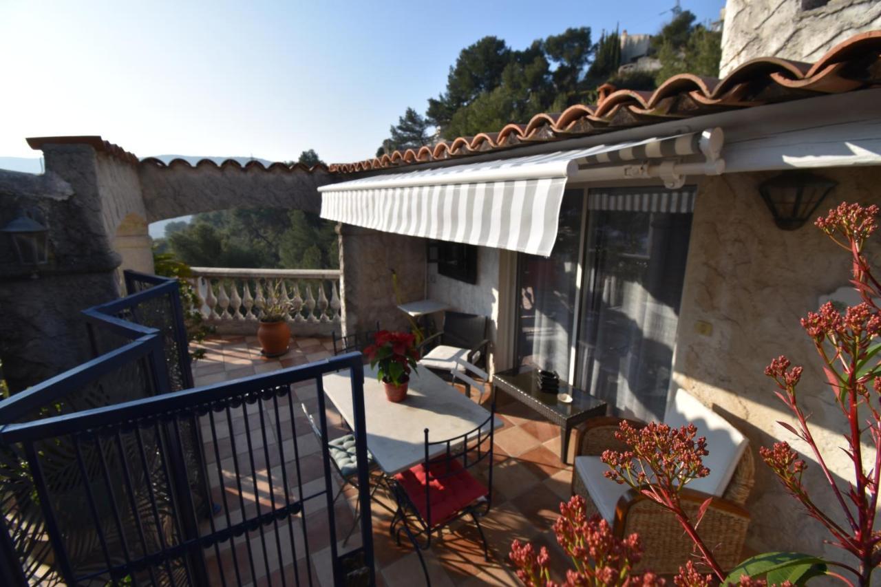 Studio Climatise Et Sa Terrasse Privee En Villa La Trinité Εξωτερικό φωτογραφία